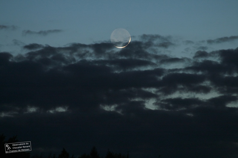 Mond im Aschgrauen Licht über der Westlausitz Mondsichelmit aschgrauem_Lich_stemp.jpg