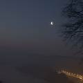 3 Planeten und Mond am Morgen über der Elbe