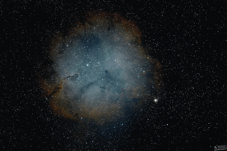 IC 1396 im Cepheus, auch Elefantenrüsselnebel genannt.
SONY alpha III am 125er BORG-ASTROGRAPH F3.9
L-extreme Filter aus der Stadt Meißen
Development mit Siril und Gimp IC_1396_drizzle_1_min_ISO_3600_stemp.jpg